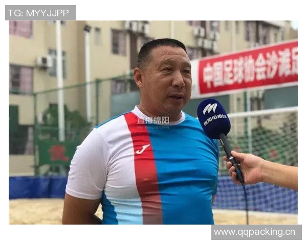 李强畅谈足球生涯背后的故事与成长历程